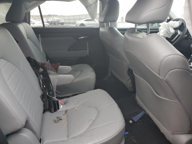 Photo 11 from auction – 2022 TOYOTA HIGHLANDER with VIN 5TDGZRBH0NS236728