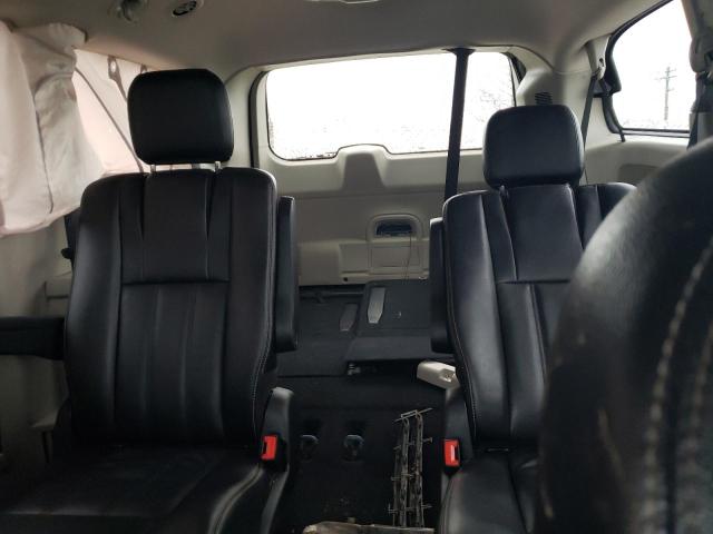 Photo 10 from auction – 2015 CHRYSLER TOWN & COU with VIN 2C4RC1BG6FR571389