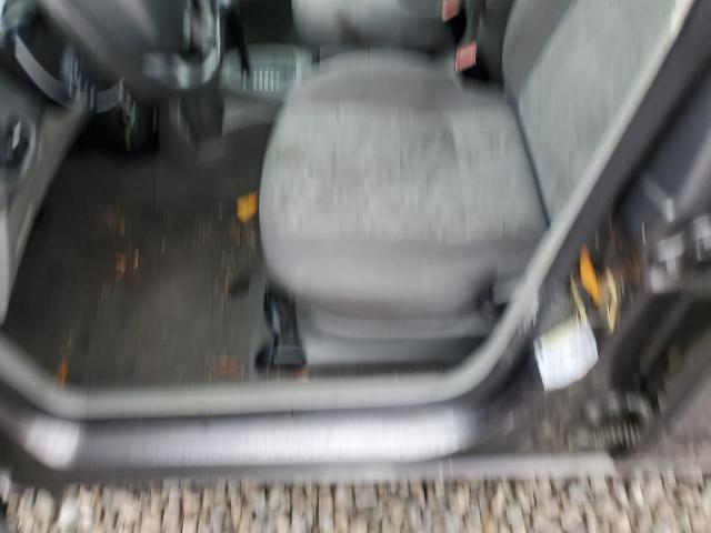 Photo 7 from auction – 2005 FORD FOCUS ZX4 with VIN 1FAFP34N15W163702