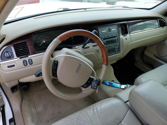 Photo 8 from auction – 2011 LINCOLN TOWN CAR S with VIN 2LNBL8CV1BX765286