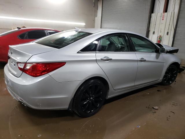 Photo 3 from auction – 2013 HYUNDAI SONATA SE with VIN 5NPEC4AC7DH523179