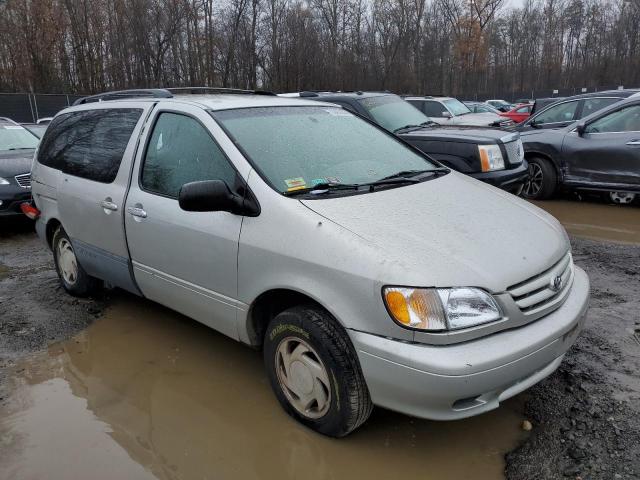 Photo 4 from auction – 2002 TOYOTA SIENNA LE with VIN 4T3ZF13C12U465130