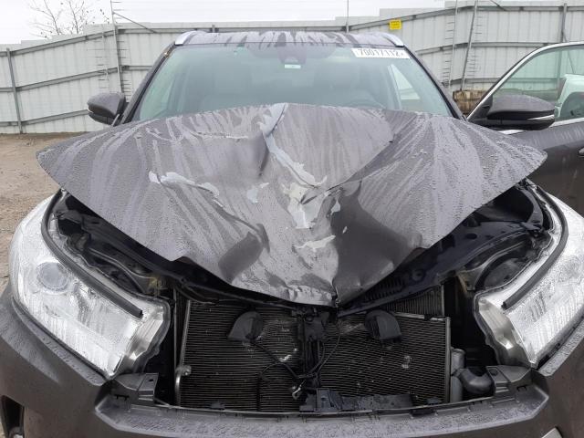Photo 12 from auction – 2018 TOYOTA HIGHLANDER with VIN 5TDJZRFH4JS543703