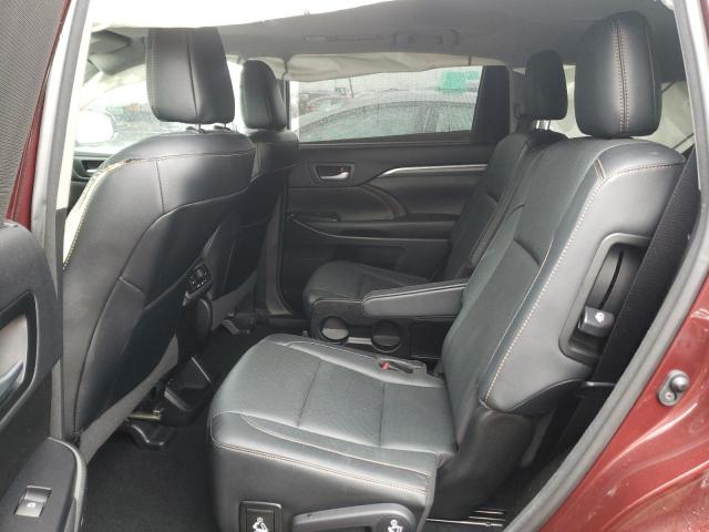 Photo 11 from auction – 2018 TOYOTA HIGHLANDER with VIN 5TDDZRFH5JS804740