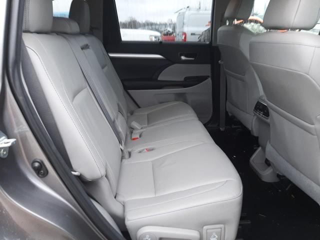 صورة رقم 11 من المزاد - 2018 TOYOTA HIGHLANDER مع VIN 5TDJZRFH4JS543703