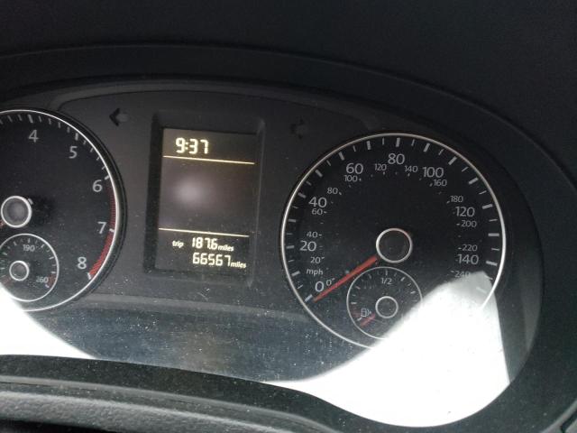 Photo 9 from auction – 2015 VOLKSWAGEN PASSAT S with VIN 1VWAT7A38FC052980