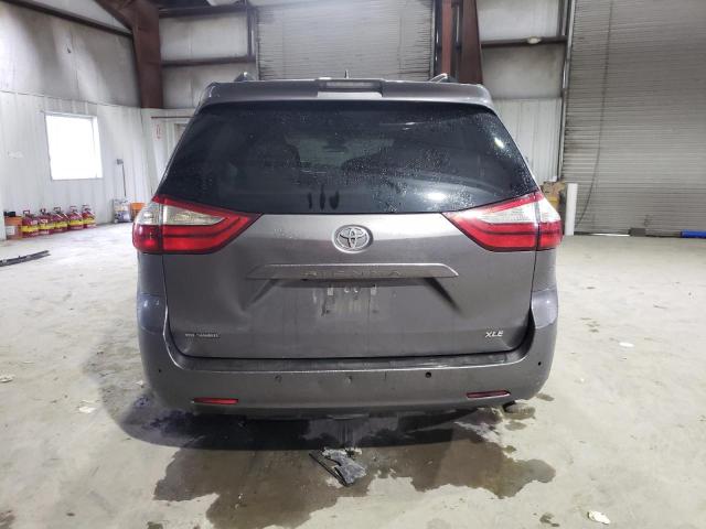 Photo 6 from auction – 2018 TOYOTA SIENNA XLE with VIN 5TDYZ3DC6JS953860