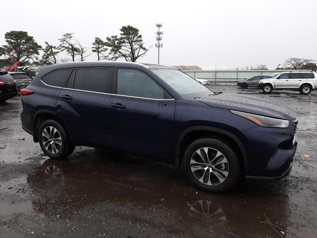 Photo 4 from auction – 2022 TOYOTA HIGHLANDER with VIN 5TDGZRBH0NS237779