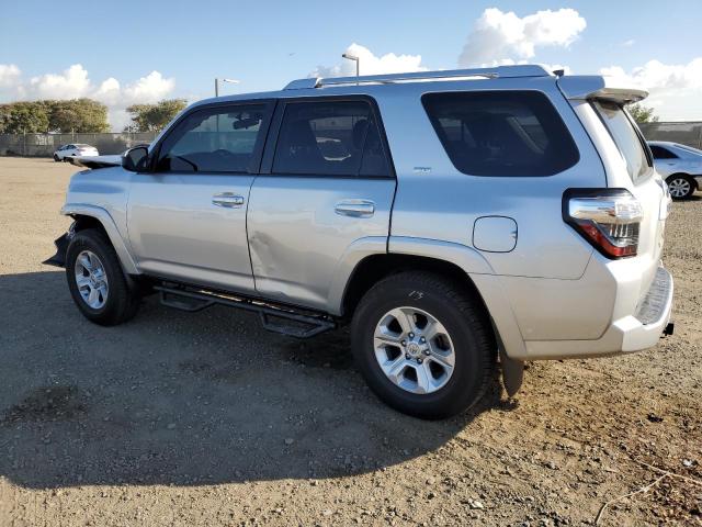 Photo 2 from auction – 2018 TOYOTA 4RUNNER SR with VIN JTEZU5JR0J5185558