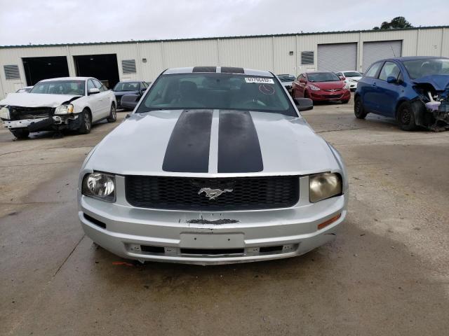 Photo 5 from auction – 2005 FORD MUSTANG with VIN 1ZVFT80N455223192