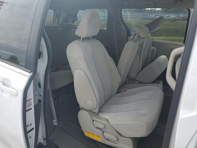 Photo 11 from auction – 2011 TOYOTA SIENNA LE with VIN 5TDKK3DC9BS011734