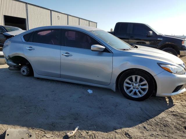 Photo 4 from auction – 2017 NISSAN ALTIMA 2.5 with VIN 1N4AL3AP8HC221645
