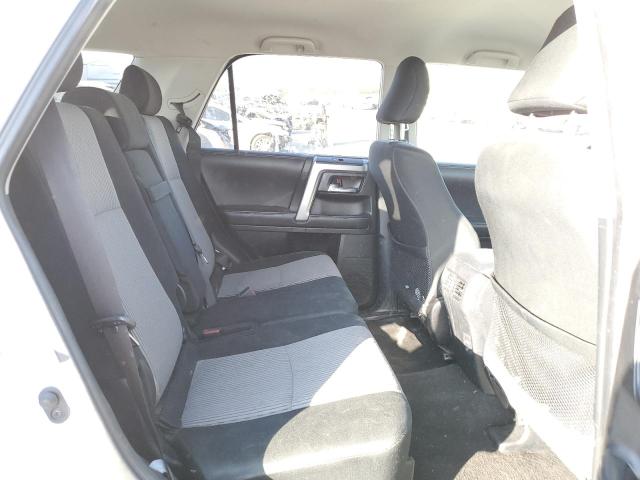 Photo 11 from auction – 2019 TOYOTA 4RUNNER SR with VIN JTEBU5JRXK5713772