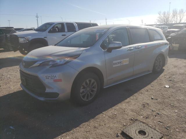 TOYOTA SIENNA LE 2021 with VIN 5TDKSKFC2MS036825 - Photo from auction