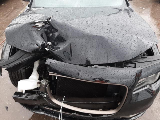 Photo 11 from auction – 2018 CHRYSLER 300 S with VIN 2C3CCABG3JH278235