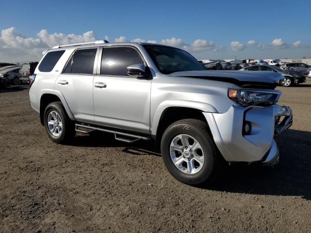 Photo 4 from auction – 2018 TOYOTA 4RUNNER SR with VIN JTEZU5JR0J5185558