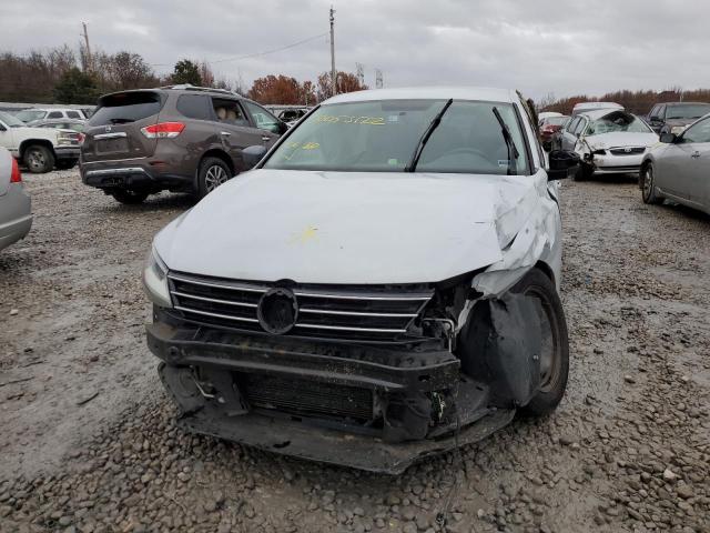 Photo 5 from auction – 2017 VOLKSWAGEN JETTA S with VIN 3VW2B7AJ6HM299115