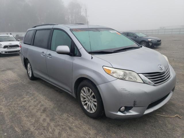 Photo 4 from auction – 2013 TOYOTA SIENNA XLE with VIN 5TDYK3DC4DS374438