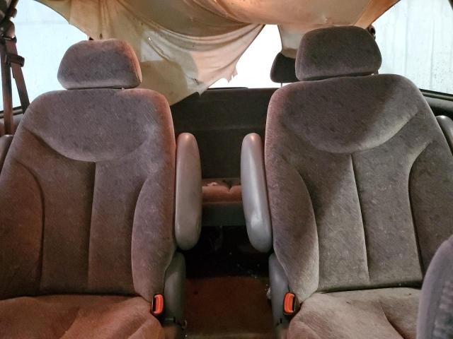Photo 10 from auction – 2000 CHEVROLET SUBURBAN 1 with VIN 1B4GP54L4YB638423