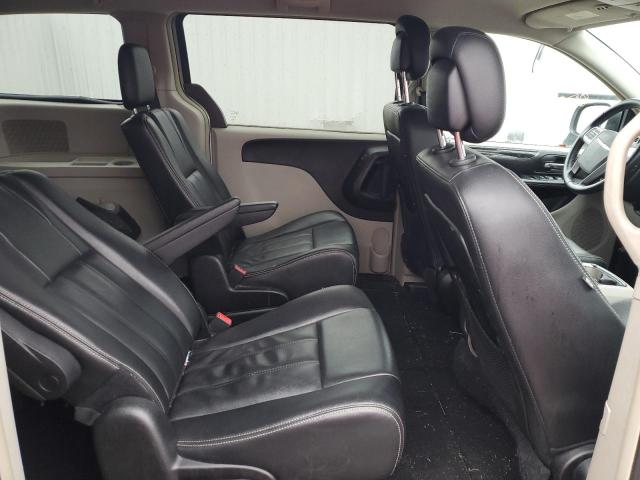 Photo 11 from auction – 2014 CHRYSLER TOWN & COU with VIN 2C4RC1BG4ER111114