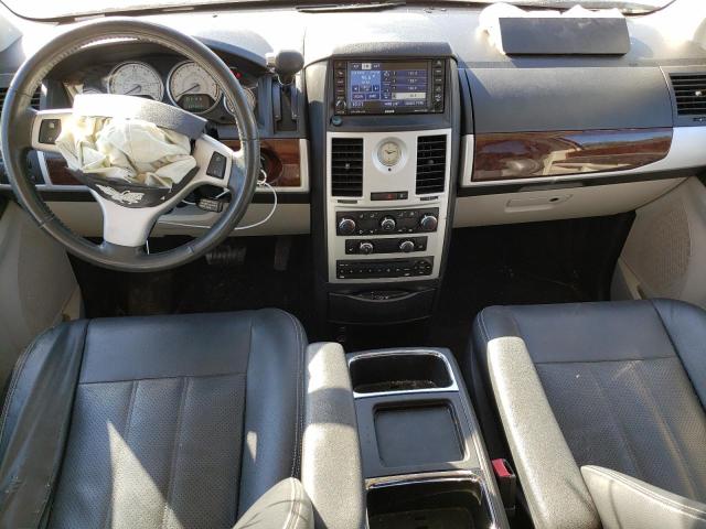 Photo 8 from auction – 2010 CHRYSLER TOWN & COU with VIN 2A4RR8DX2AR361332