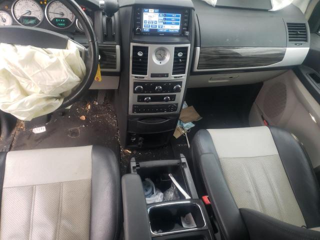 Photo 8 from auction – 2010 CHRYSLER TOWN & COU with VIN 2A4RR5DX6AR279876