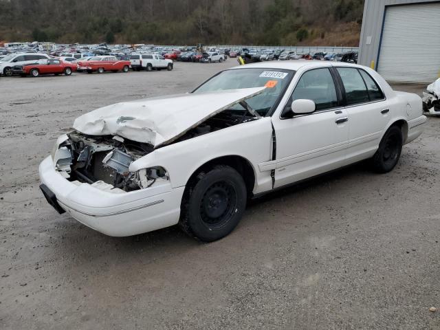 FORD CROWN VICT 2000 with VIN 2FAFP73W3YX105293 - Photo from auction