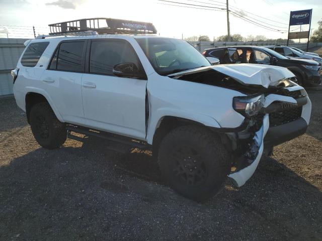 Photo 4 from auction – 2018 TOYOTA 4RUNNER SR with VIN JTEBU5JR5J5573483