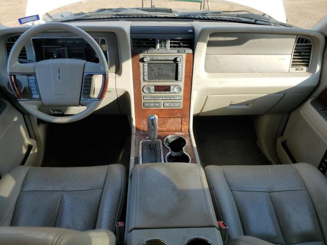 Photo 8 from auction – 2011 LINCOLN NAVIGATOR with VIN 5LMJJ2H51BEJ01396