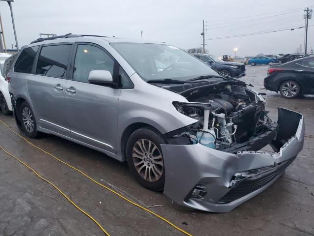 Photo 4 from auction – 2018 TOYOTA SIENNA XLE with VIN 5TDYZ3DC1JS901407