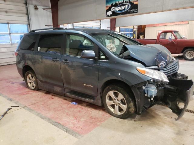 Photo 4 from auction – 2017 TOYOTA SIENNA LE with VIN 5TDKZ3DC0HS843502