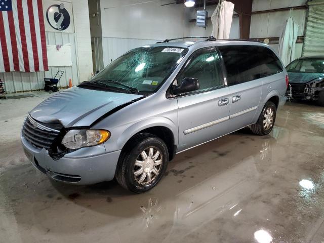 Photo 1 from auction – 2005 CHRYSLER TOWN & COU with VIN 2C4GP54L15R267446