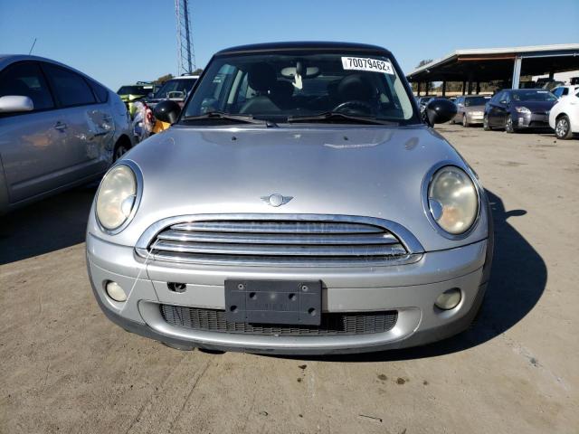 Photo 5 from auction – 2007 MINI COOPER with VIN WMWMF33517TT56889