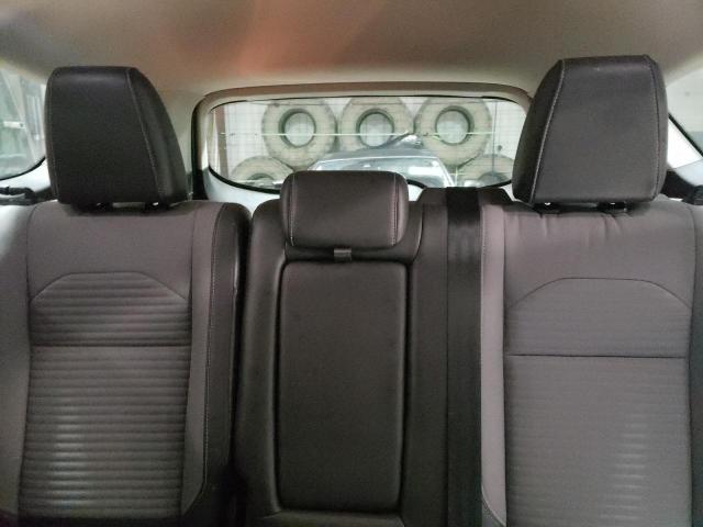 Photo 10 from auction – 2017 FORD ESCAPE SE with VIN 1FMCU9GD7HUD05588