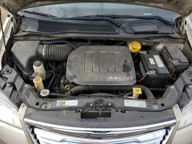 Photo 12 from auction – 2015 CHRYSLER TOWN & COU with VIN 2C4RC1BG5FR610263