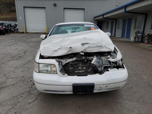 Photo 5 from auction – 2000 FORD CROWN VICT with VIN 2FAFP73W3YX105293