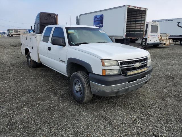 Photo 4 from auction – 2005 CHEVROLET SILVERADO with VIN 1GBHC29U45E316043