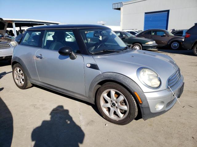 Photo 4 from auction – 2007 MINI COOPER with VIN WMWMF33517TT56889