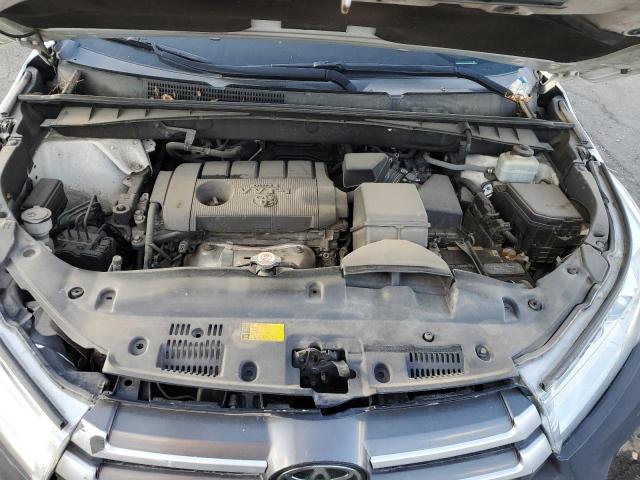 Photo 11 from auction – 2018 TOYOTA HIGHLANDER with VIN 5TDZARFH2JS035952
