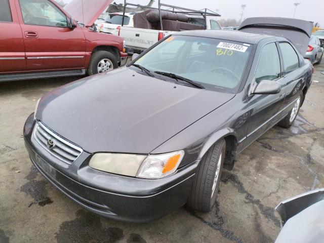 TOYOTA CAMRY LE 2000 with VIN JT2BF28K3Y0256100 - Photo from auction