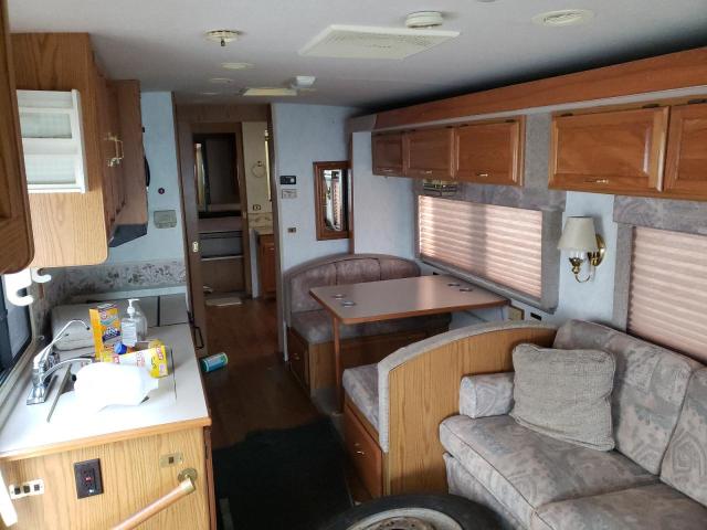 Photo 6 from auction – 1999 WINNEBAGO ADVENTURER with VIN 3FCNF53S8XJA26532