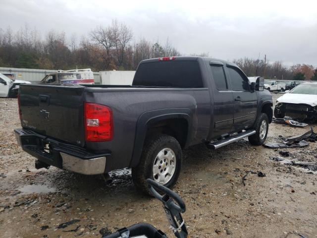 Photo 3 from auction – 2011 CHEVROLET SILVERADO with VIN 1GCRKREA2BZ170026