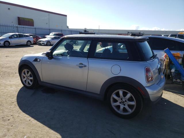 Photo 2 from auction – 2007 MINI COOPER with VIN WMWMF33517TT56889