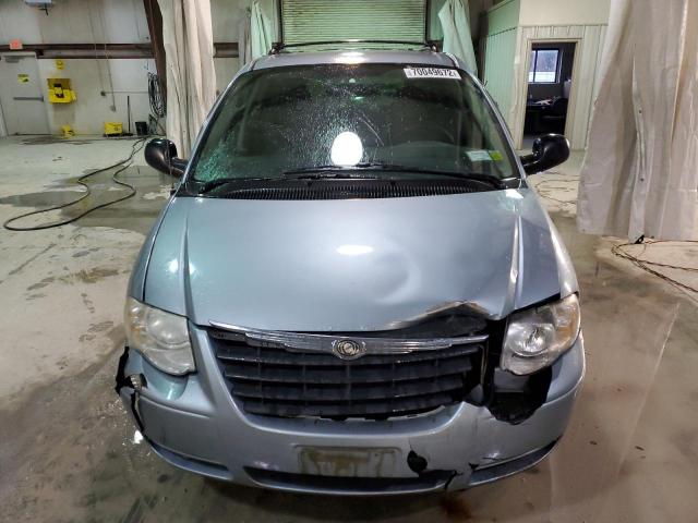 Photo 5 from auction – 2005 CHRYSLER TOWN & COU with VIN 2C4GP54L15R267446