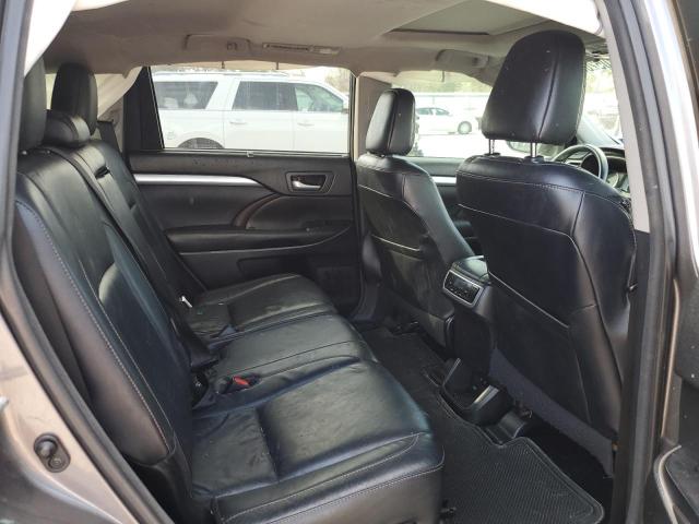 Photo 11 from auction – 2017 TOYOTA HIGHLANDER with VIN 5TDKZRFH3HS516653