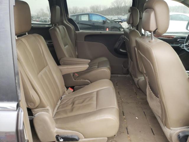 Photo 11 from auction – 2015 CHRYSLER TOWN & COU with VIN 2C4RC1BGXFR742094