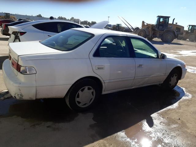 Photo 3 from auction – 2000 TOYOTA CAMRY with VIN 4T1BG22KXYU934830