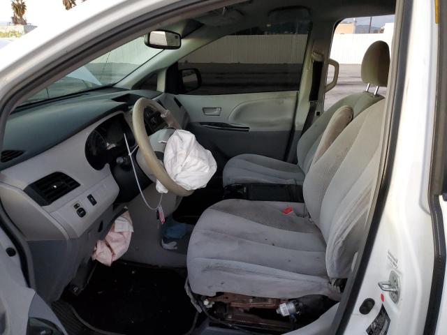 Photo 7 from auction – 2013 TOYOTA SIENNA LE with VIN 5TDKK3DCXDS368844