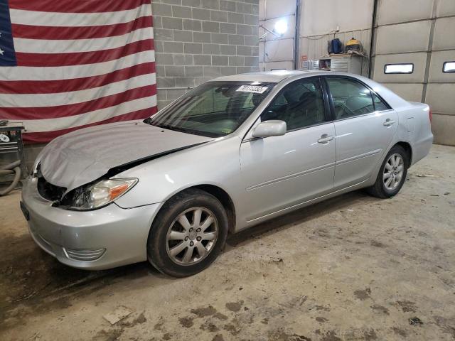 TOYOTA CAMRY LE 2002 with VIN 4T1BF30K32U515723 - Photo from auction