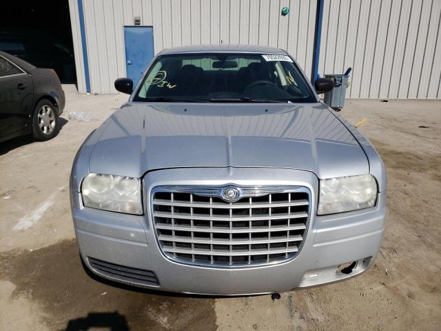 Photo 5 from auction – 2008 CHRYSLER 300 LX with VIN 2C3KA43R28H189317